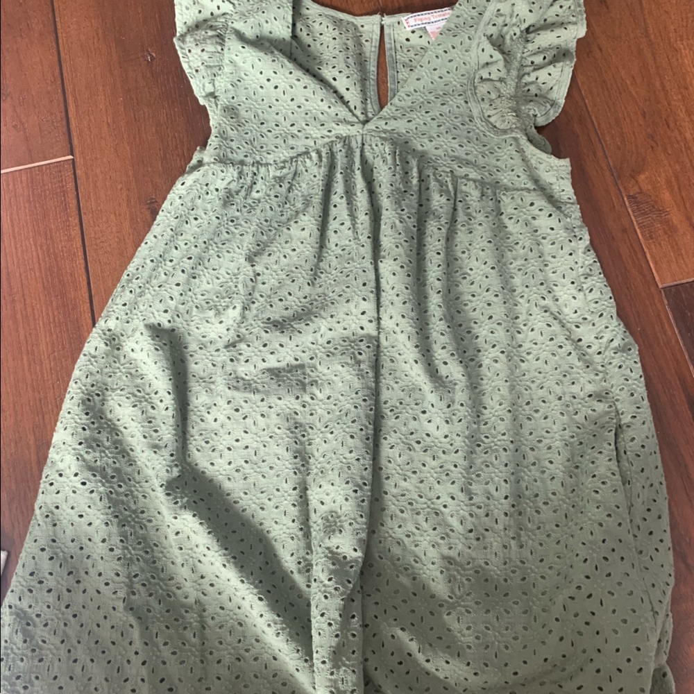 green dress